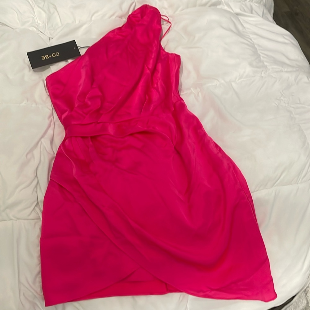 Pink one shoulder side zipper short dress